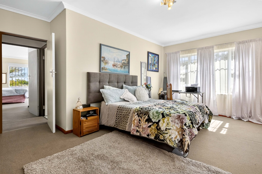 7 Bedroom Property for Sale in Tre Donne Estate Western Cape